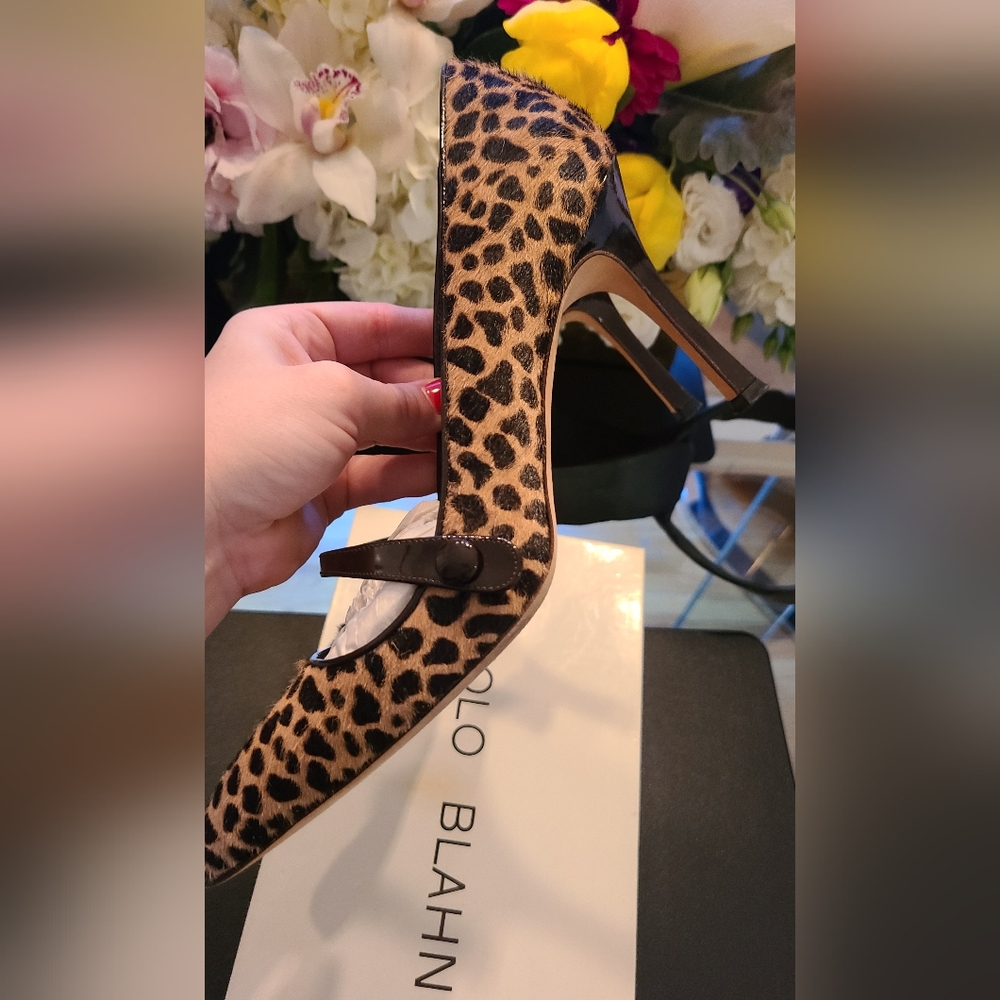 Manolo Blahnik - Leopard Print - Brown Patent Leather Heels